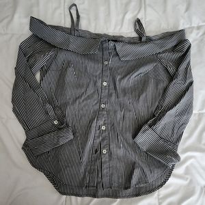 Off shoulders button up